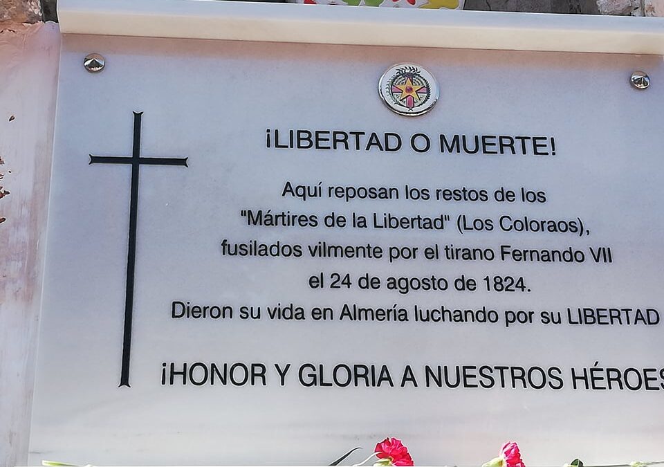 Lápida cementerio restos de los Coloraos