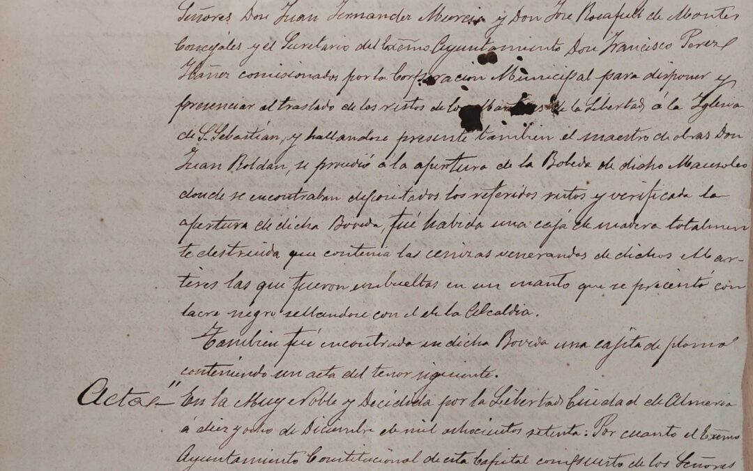 1899: Traslado restos mortales y del monumento a la Plaza de la Constitución (Plaza Vieja)