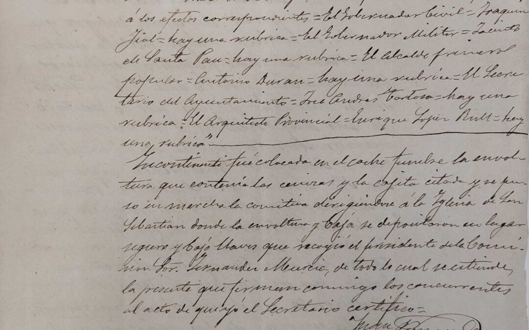 1899: Traslado restos mortales y del monumento a la Plaza de la Constitución (Plaza Vieja)