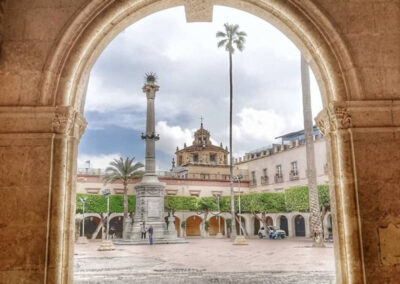 Monumento desde el arco