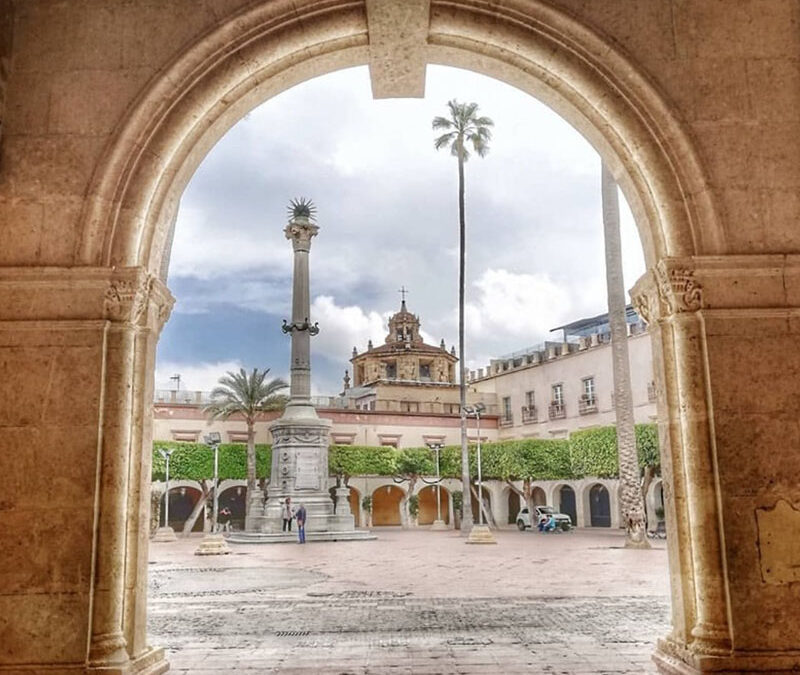 Monumento desde el arco